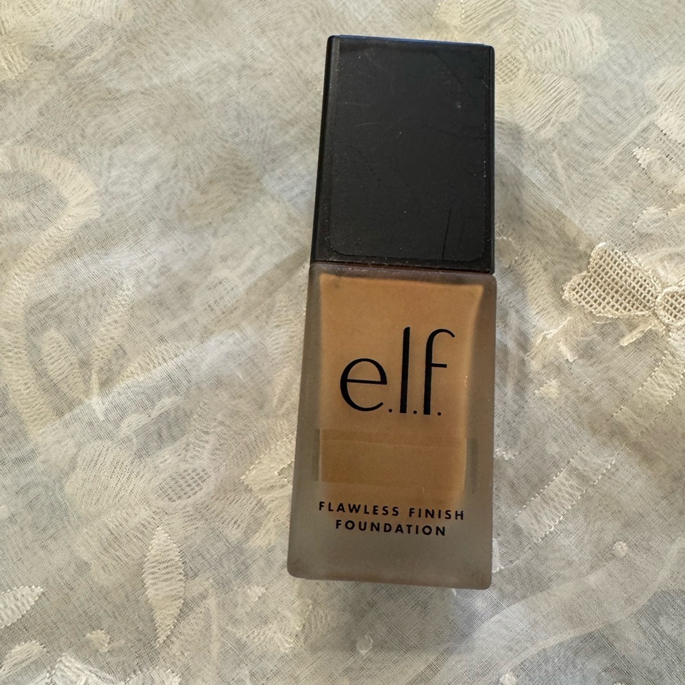 ELF linen Foundation flawless finish Medium Coverage natural